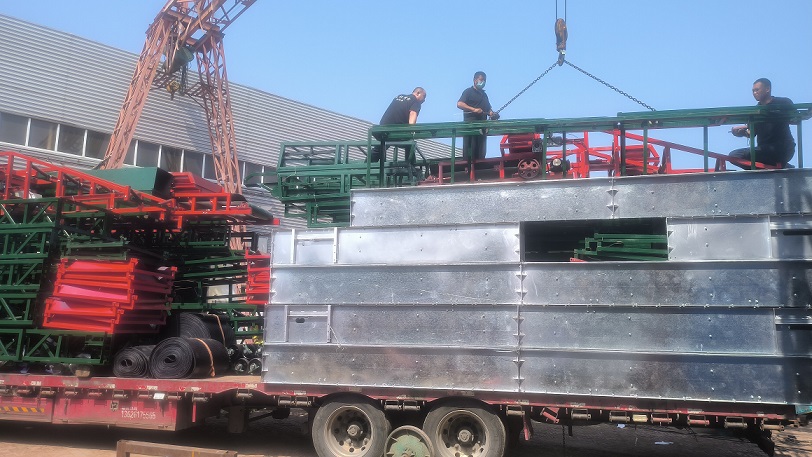 皮帶輸送機(jī)